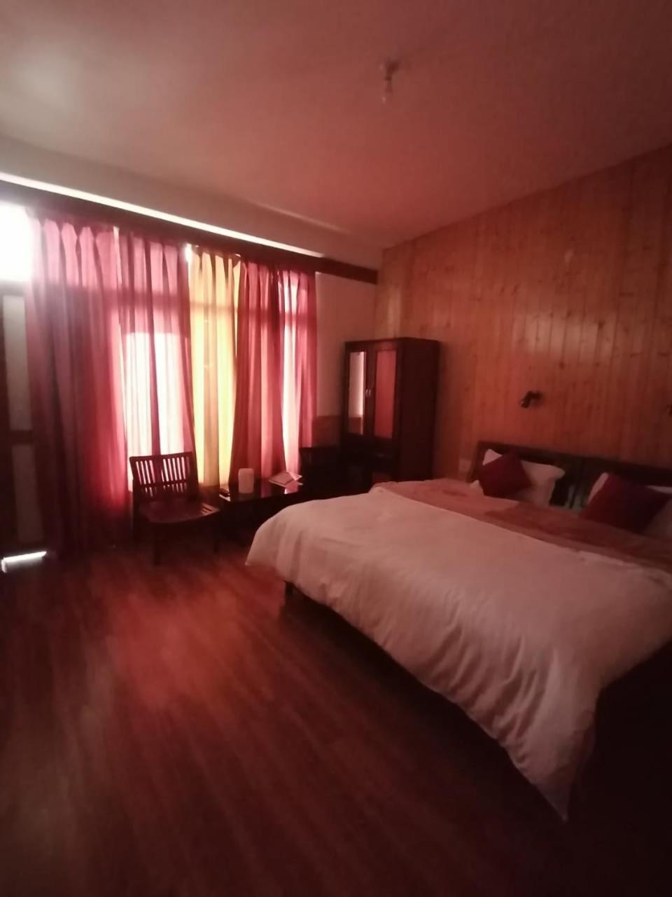 Hotel New Gyespa Kyelang Экстерьер фото